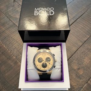 MOVADO BOLD FUSION WITH 44MM CHAMPAGNE CHRONO DIAL AND BLACK SILICONE STRAP.